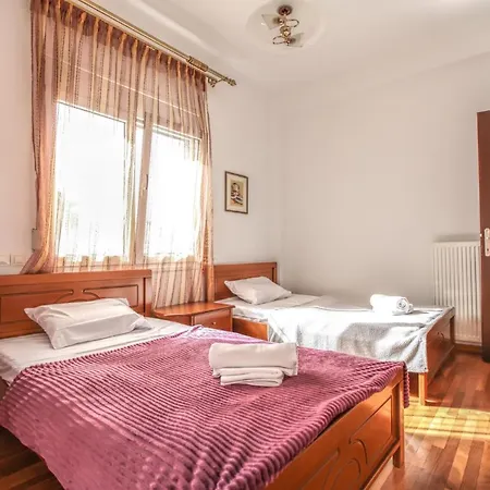 Sweet Apartment *